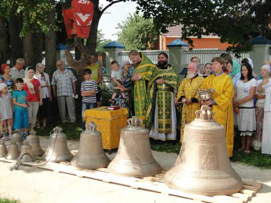 Освящение колоколов в храме Воскресения Словущего с. Шипулино Клинского благочиния